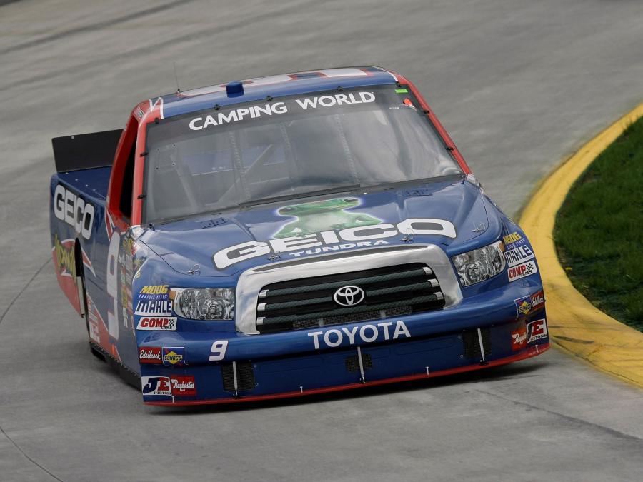  Toyota Tundra NASCAR Camping World Series Truck 2009 года  (фото 1 из 12)